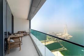 Stylish penthouse in Dubai Marina with infinity pool